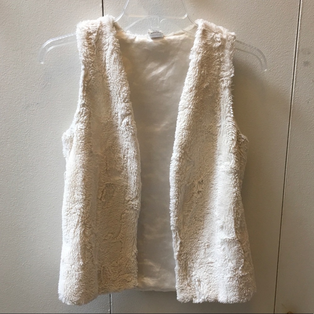 Faux Fur Vest (Girls’ M/10-12)
